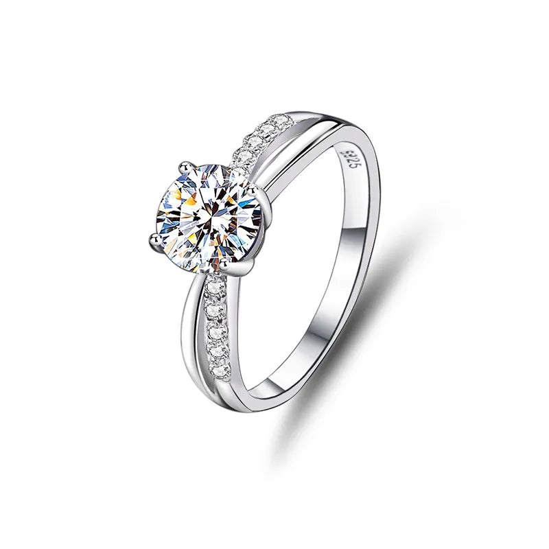 Anello Solitario "Luce Eterna" Moissanite Autentica in Argento Sterling 925