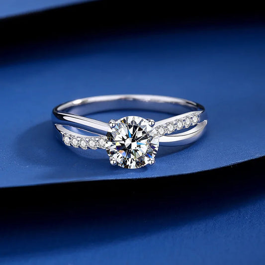 Anello Solitario "Luce Eterna" Moissanite Autentica in Argento Sterling 925