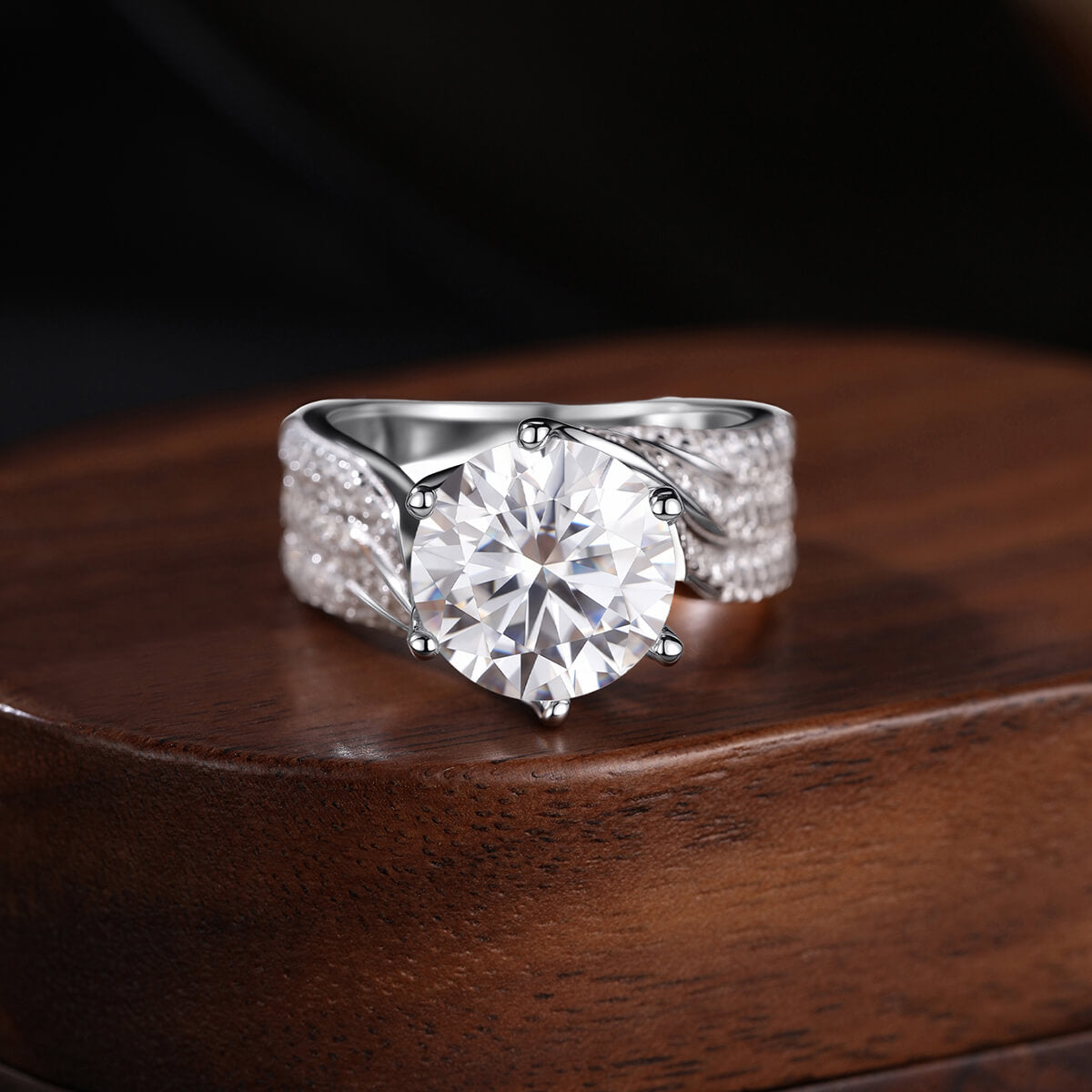 Anello Eternity Luce Divina